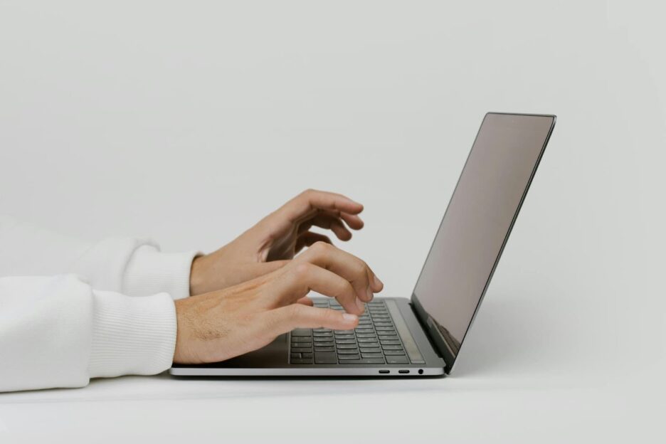 The Business Side of Copywriting: Managing Clients and Deadlines
